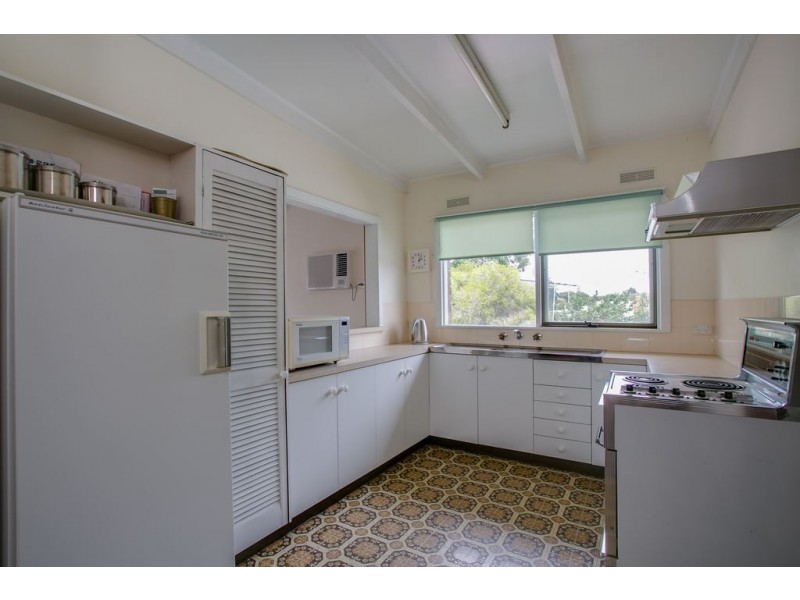 30 Eighth Ave, Rosebud VIC 3939