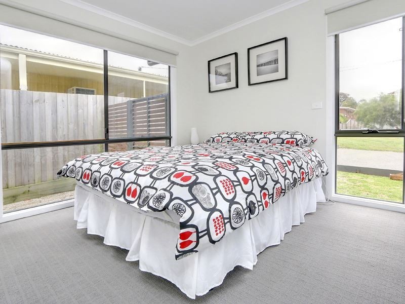 26 Sixth Avenue, Rosebud VIC 3939