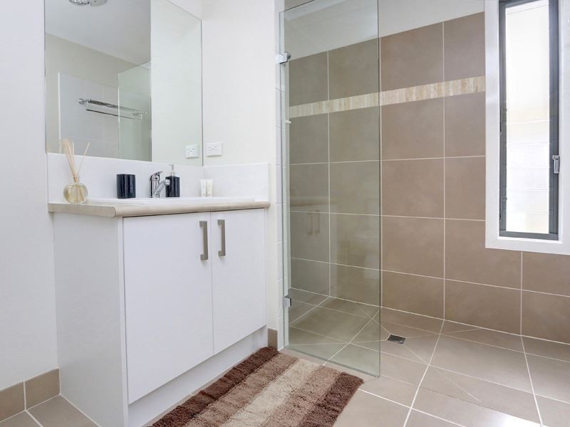 26 Sixth Avenue, Rosebud VIC 3939