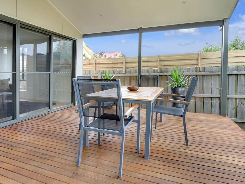 26 Sixth Avenue, Rosebud VIC 3939