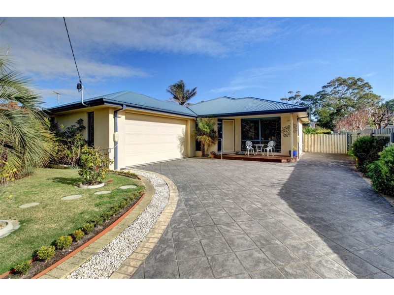 18 Overlea Avenue, Rosebud VIC 3939