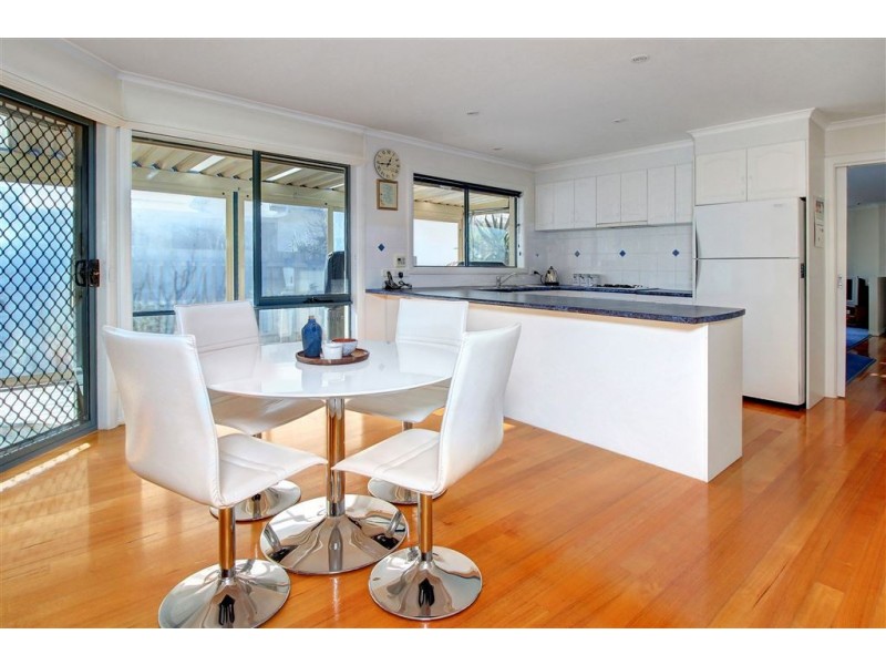 18 Overlea Avenue, Rosebud VIC 3939