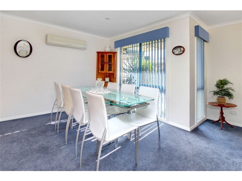 18 Overlea Avenue, Rosebud VIC 3939