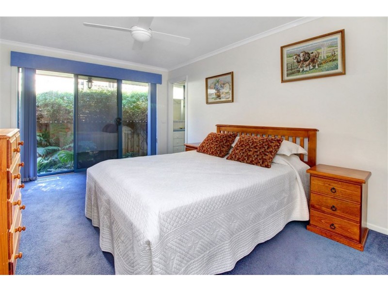 18 Overlea Avenue, Rosebud VIC 3939