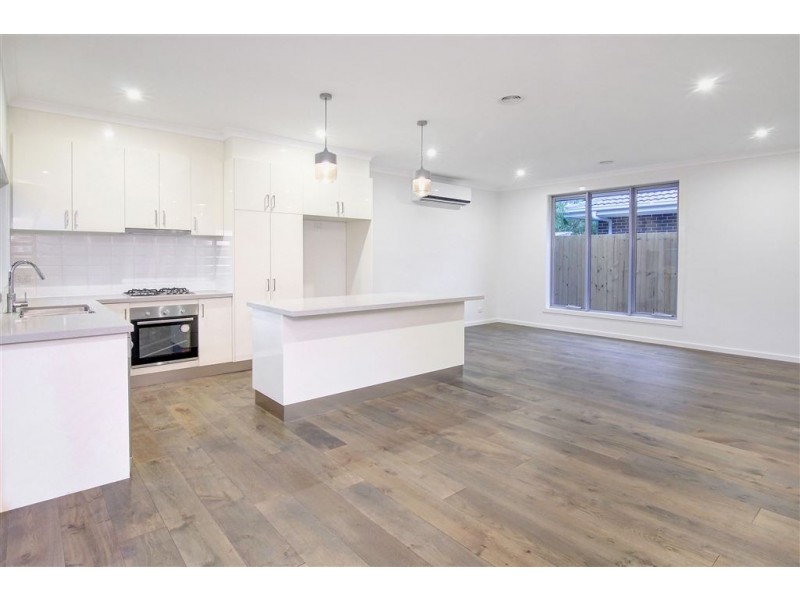 199 Sixth Ave, Rosebud VIC 3939
