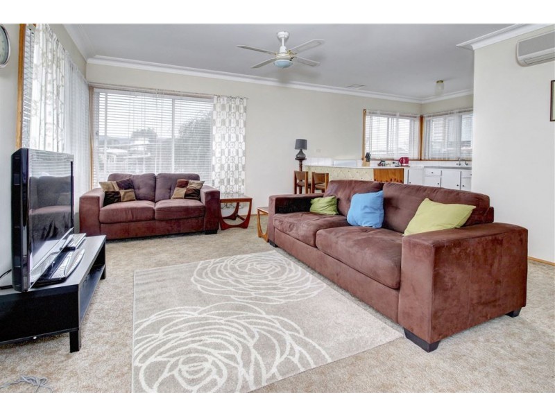 182 Eighth Ave, Rosebud VIC 3939