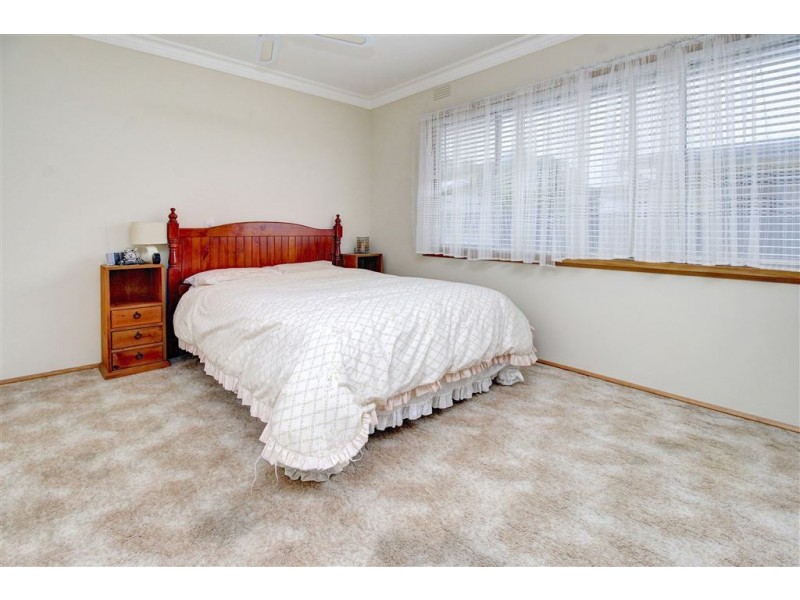 182 Eighth Ave, Rosebud VIC 3939