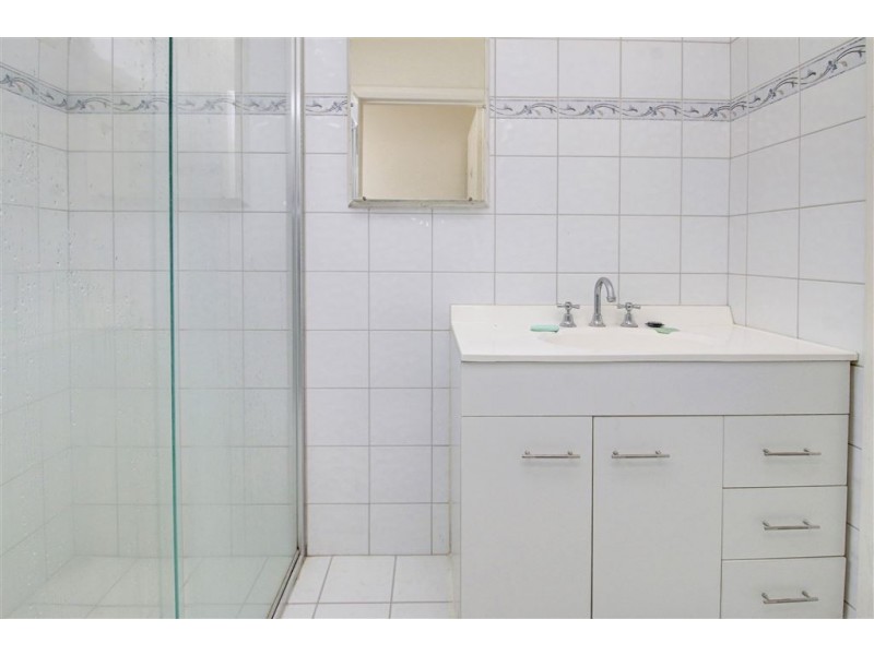 182 Eighth Ave, Rosebud VIC 3939