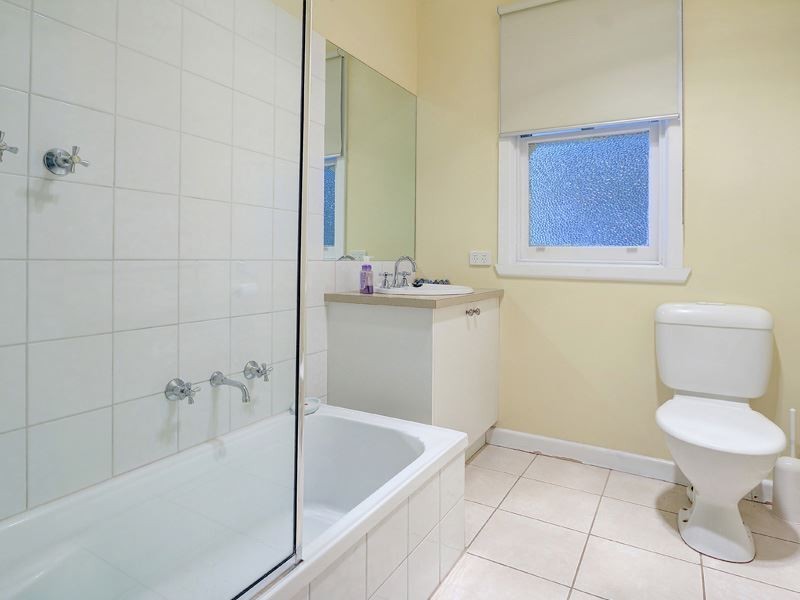 2 Grenville Grove, Rosebud VIC 3939