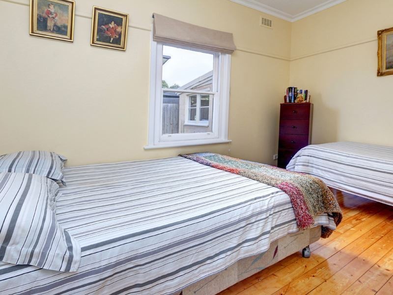 2 Grenville Grove, Rosebud VIC 3939