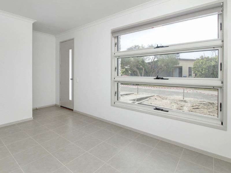 26 Staughton Avenue, Rosebud West VIC 3940