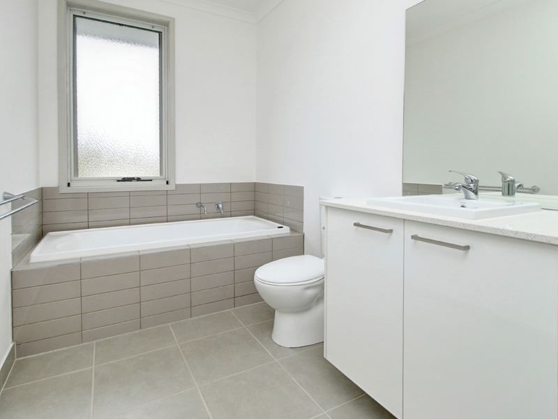 26 Staughton Avenue, Rosebud West VIC 3940