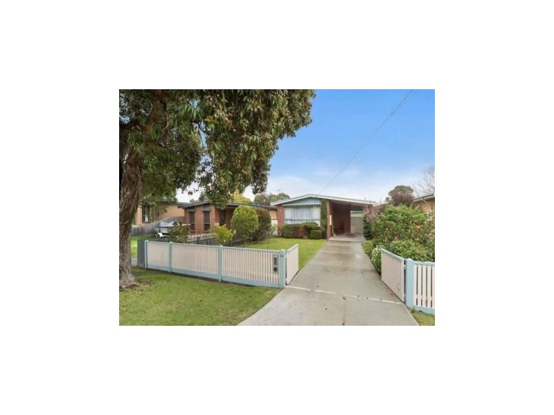 212 Ninth Avenue, Rosebud VIC 3939