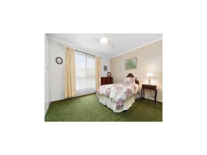 212 Ninth Avenue, Rosebud VIC 3939