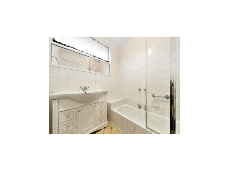 212 Ninth Avenue, Rosebud VIC 3939