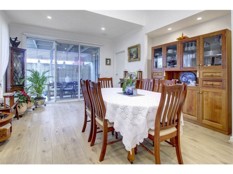 41 Capel Avenue, Rosebud West VIC 3940