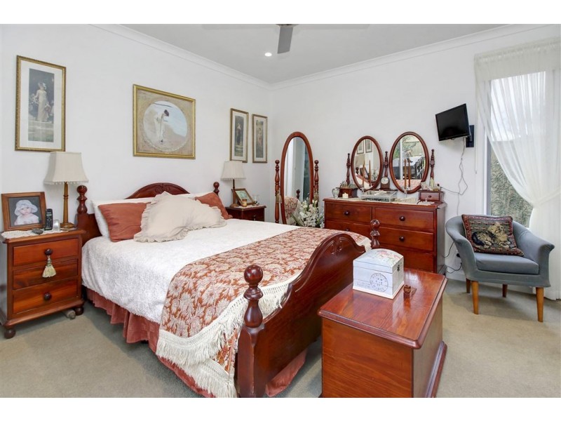 41 Capel Avenue, Rosebud West VIC 3940