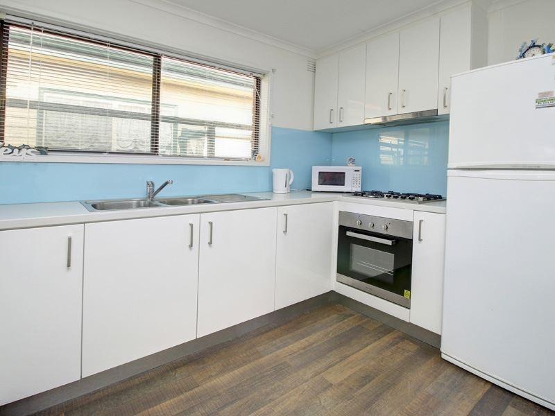 16 Third Avenue, Rosebud VIC 3939