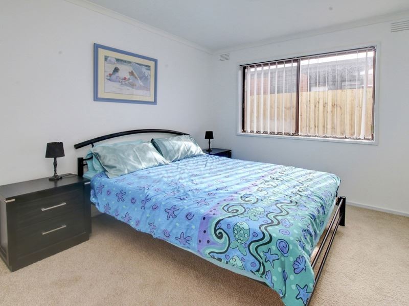 16 Third Avenue, Rosebud VIC 3939