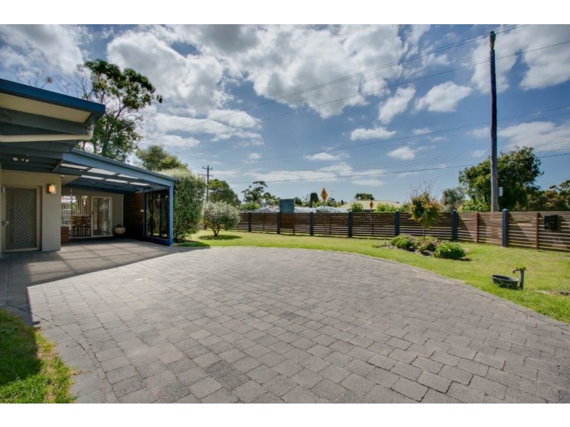 325 Eastbourne Road, Rosebud VIC 3939