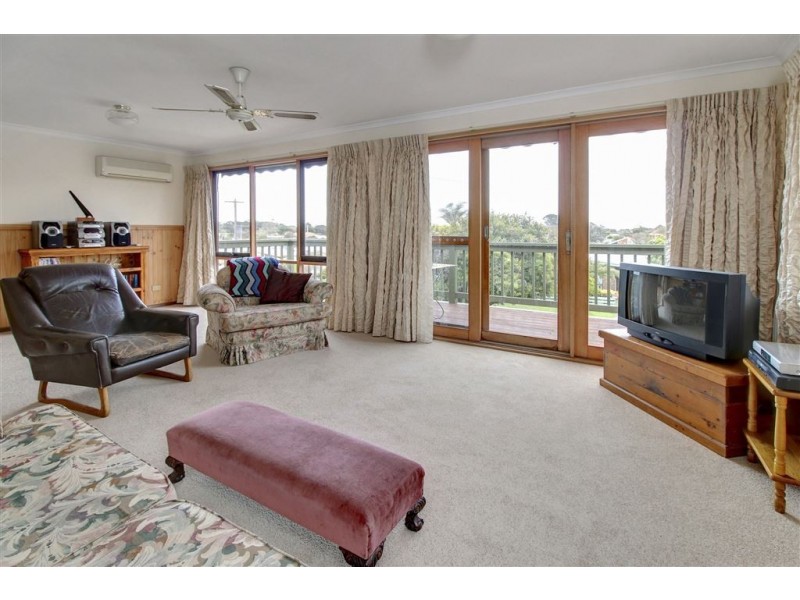 113 Third Avenue, Rosebud VIC 3939