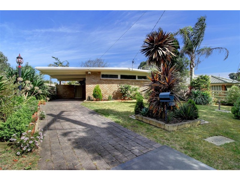 128 Foam Street, Rosebud VIC 3939