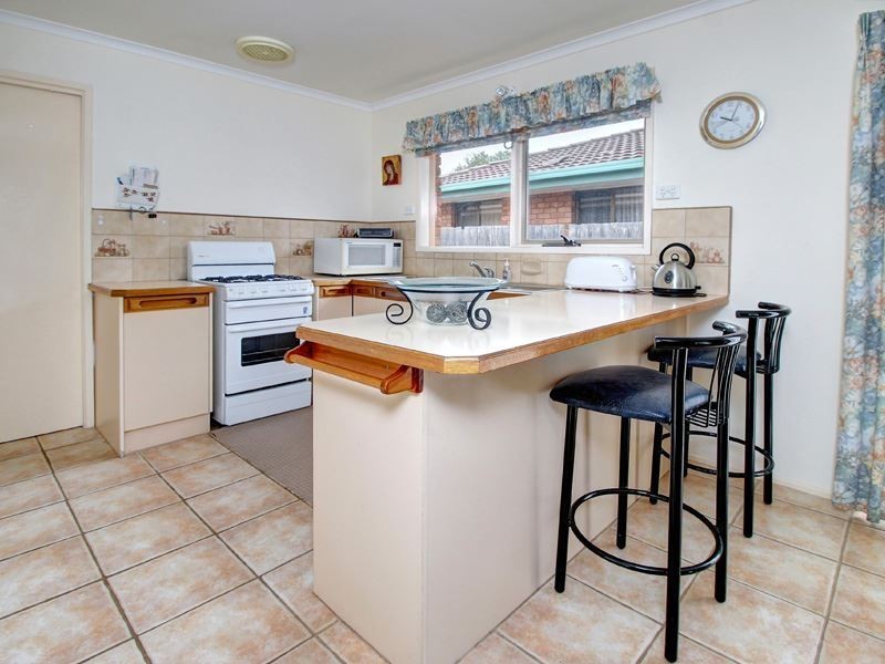 31 Elizabeth Avenue, Rosebud West VIC 3940