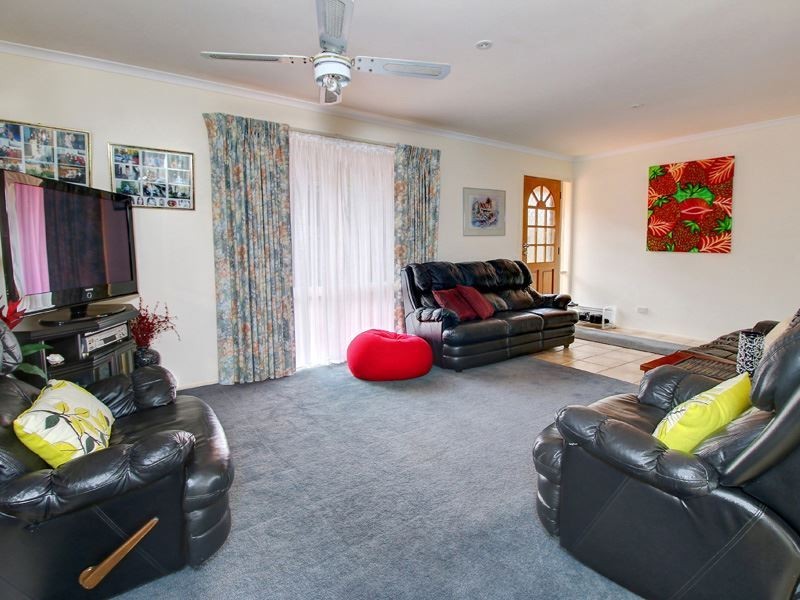 31 Elizabeth Avenue, Rosebud West VIC 3940