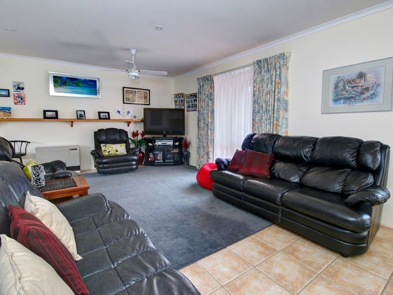 31 Elizabeth Avenue, Rosebud West VIC 3940