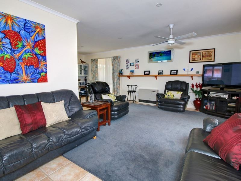 31 Elizabeth Avenue, Rosebud West VIC 3940