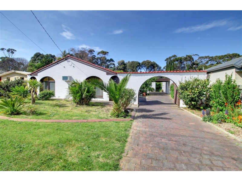 33 Denholm Street, Rosebud VIC 3939