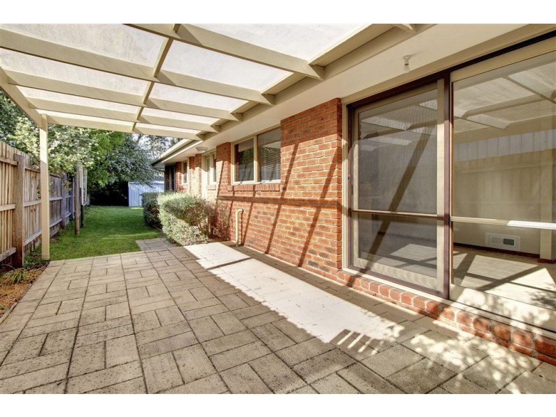 17 Cook Avenue, Rosebud VIC 3939