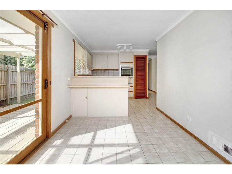 17 Cook Avenue, Rosebud VIC 3939