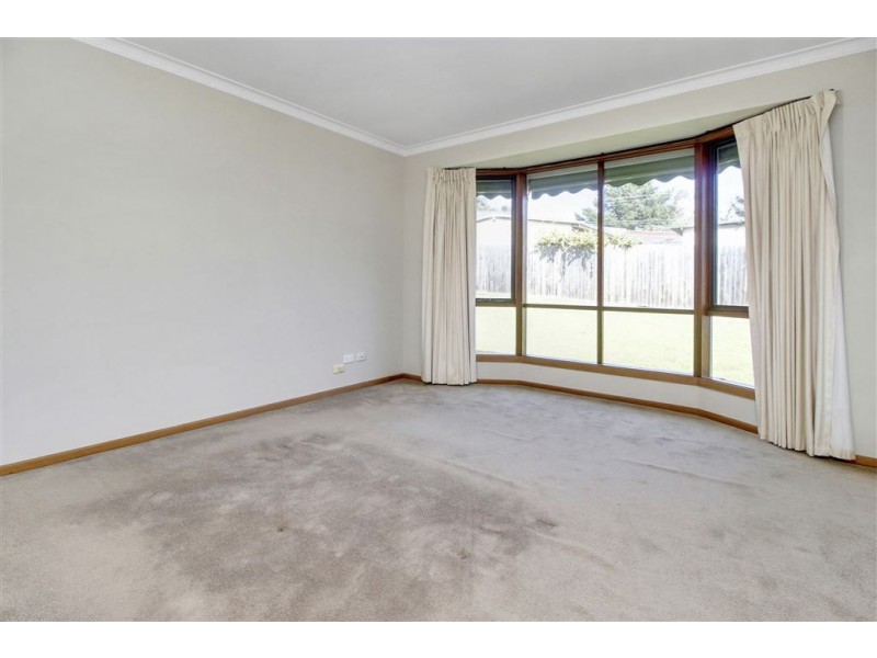 17 Cook Avenue, Rosebud VIC 3939