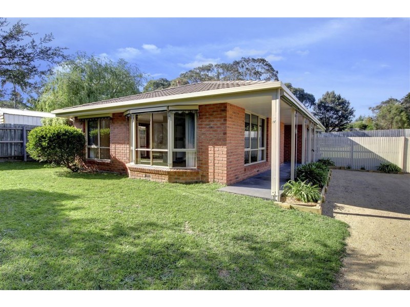 17 Cook Avenue, Rosebud VIC 3939