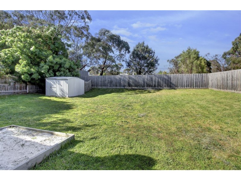 17 Cook Avenue, Rosebud VIC 3939