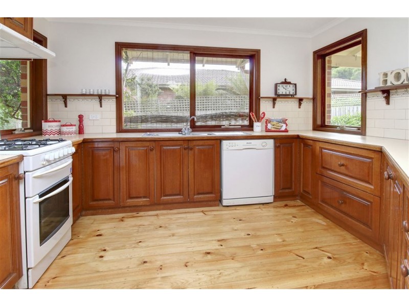 15 Coral Close, Rosebud VIC 3939