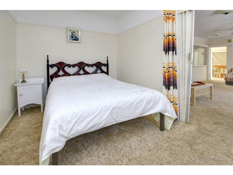 64 Third Avenue, Rosebud VIC 3939