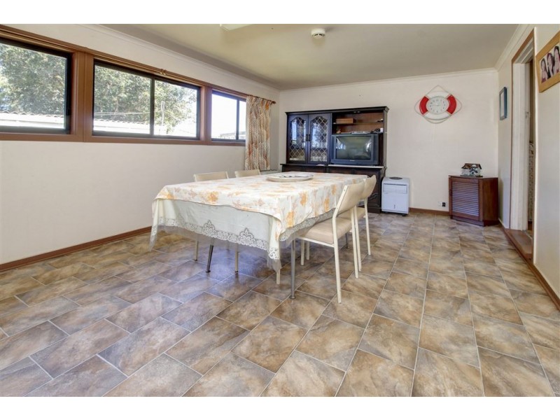 64 Third Avenue, Rosebud VIC 3939