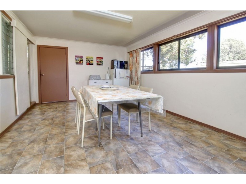 64 Third Avenue, Rosebud VIC 3939
