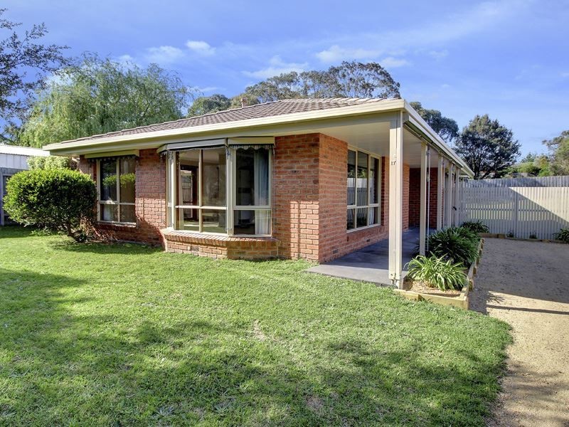 17 Cook Avenue, Rosebud VIC 3939