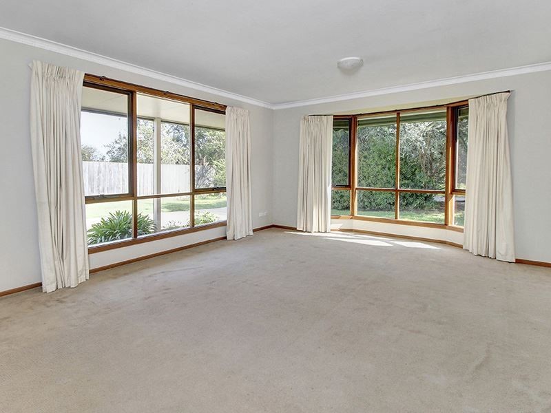 17 Cook Avenue, Rosebud VIC 3939