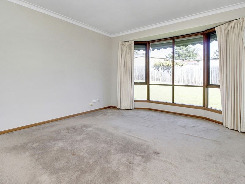 17 Cook Avenue, Rosebud VIC 3939