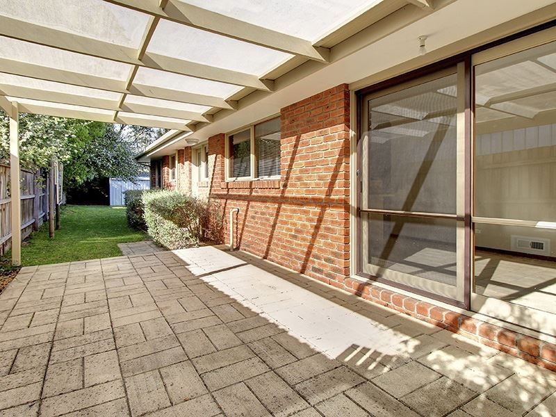 17 Cook Avenue, Rosebud VIC 3939