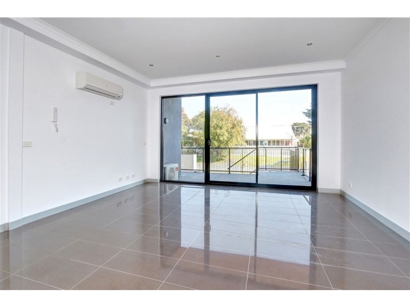 14/1 Chatfield Avenue, Rosebud West VIC 3940