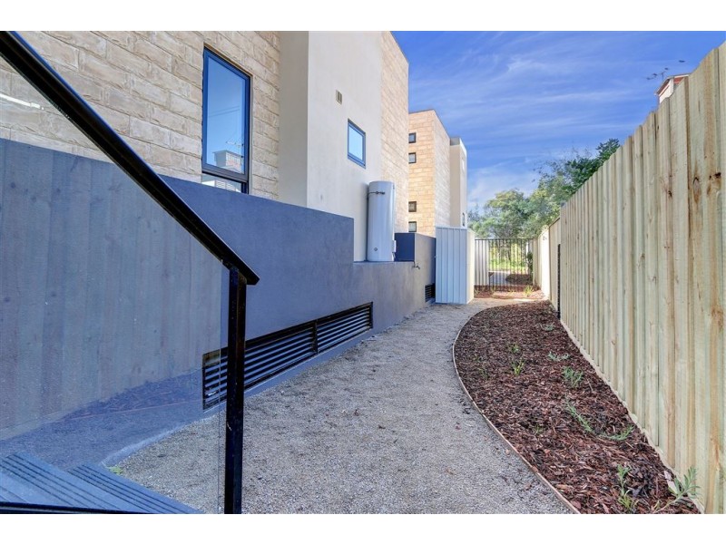 14/1 Chatfield Avenue, Rosebud West VIC 3940