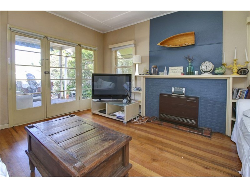 61 Seventh Avenue, Rosebud VIC 3939