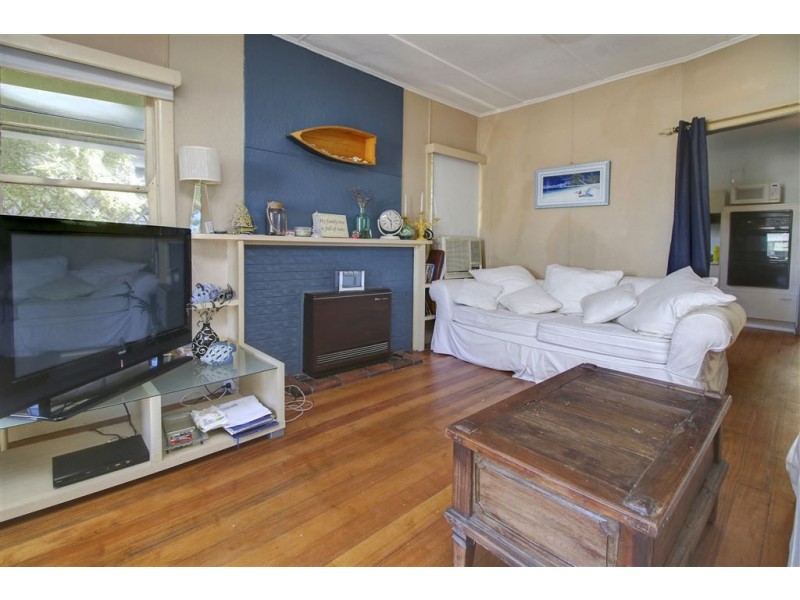 61 Seventh Avenue, Rosebud VIC 3939