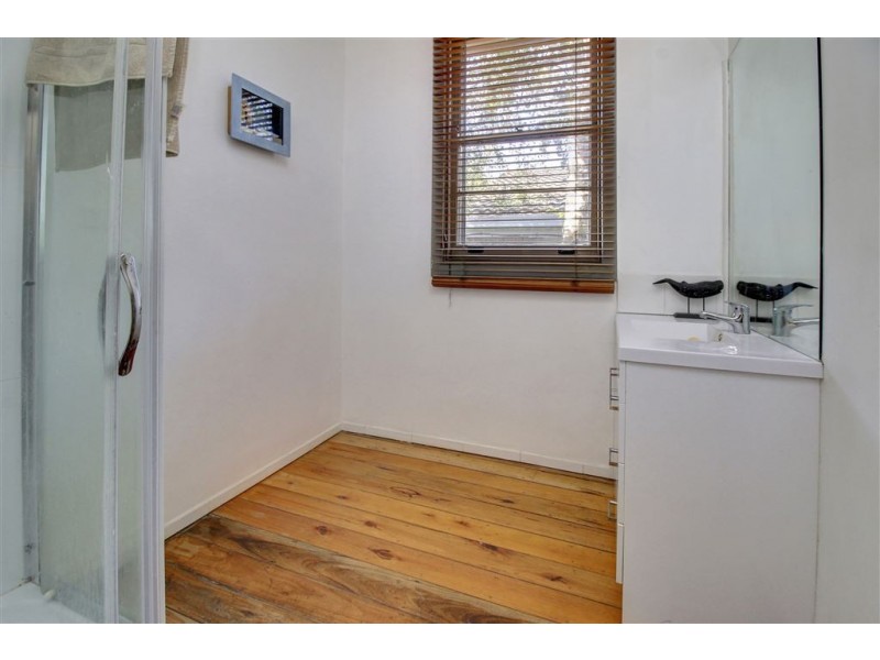 61 Seventh Avenue, Rosebud VIC 3939