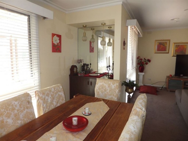 8 Sheoak Ave, Rosebud West VIC 3940